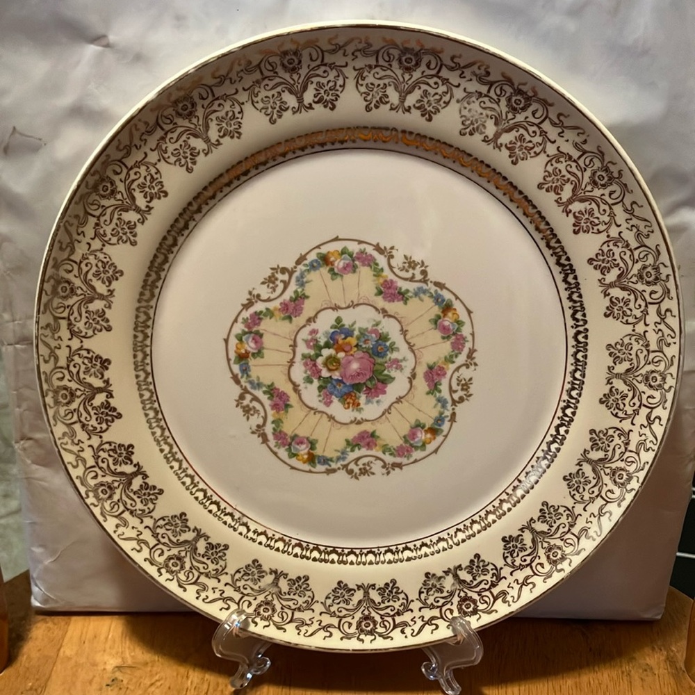 Vintage. Limoge USA. Porcelain serving plate w 22k gold detailing n stamp on